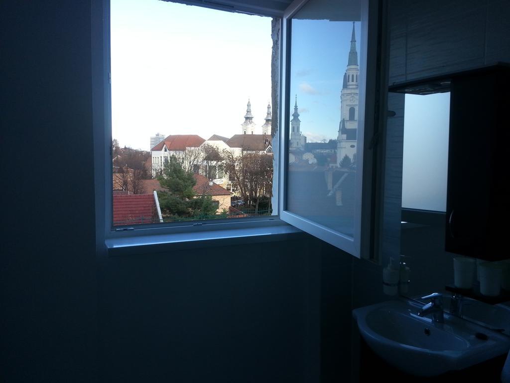 Downtown Apartment Miskolc Esterno foto