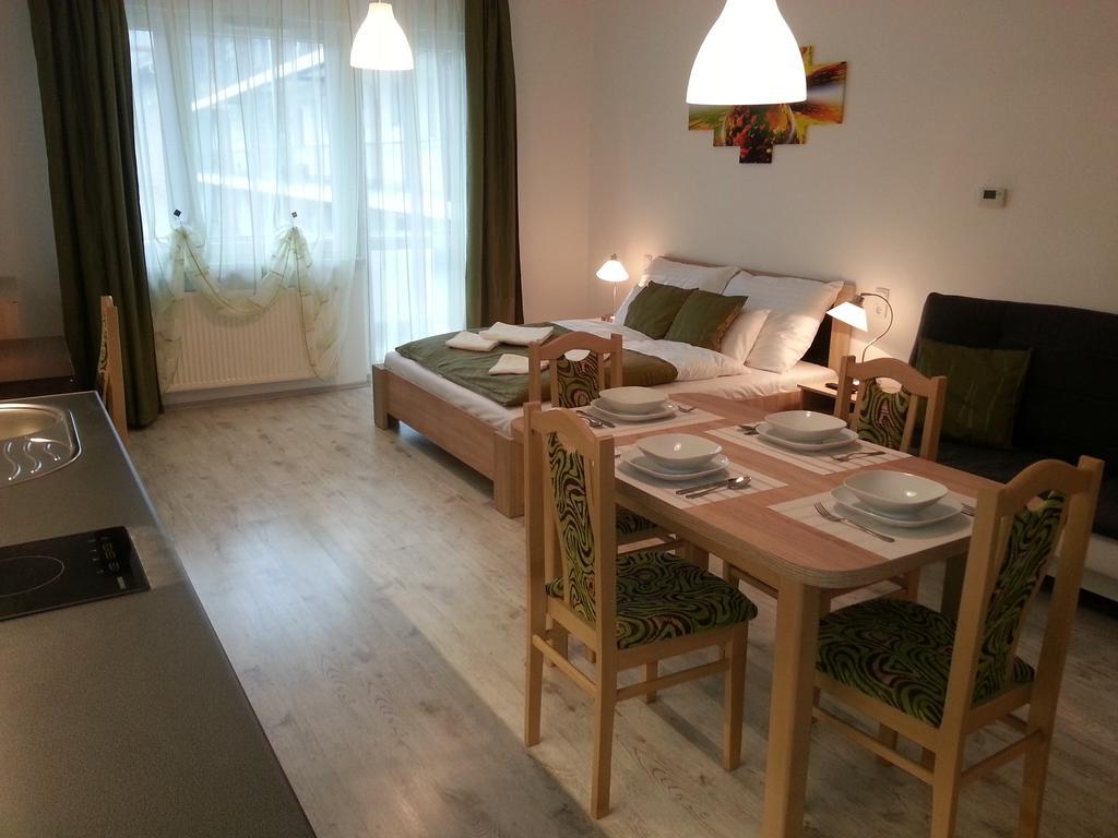 Downtown Apartment Miskolc Esterno foto