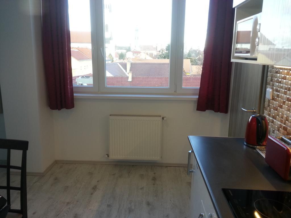 Downtown Apartment Miskolc Esterno foto