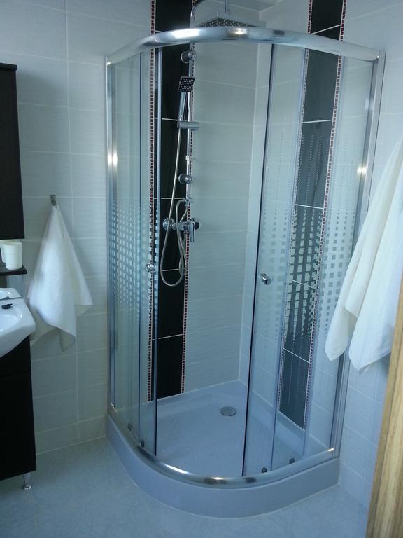 Downtown Apartment Miskolc Esterno foto