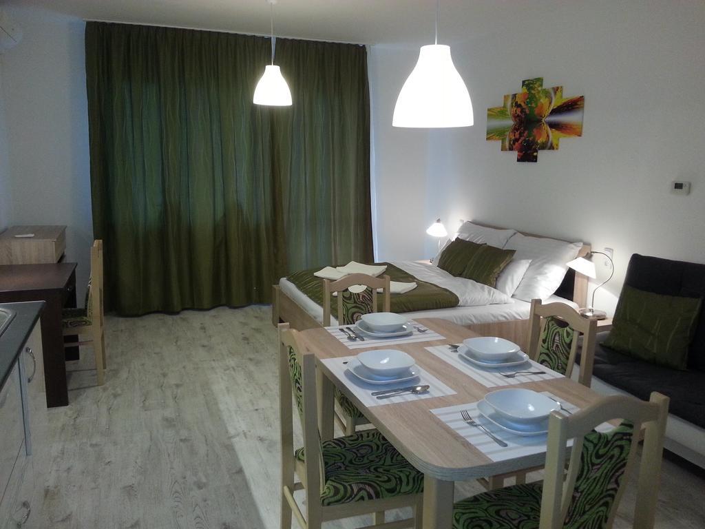 Downtown Apartment Miskolc Esterno foto