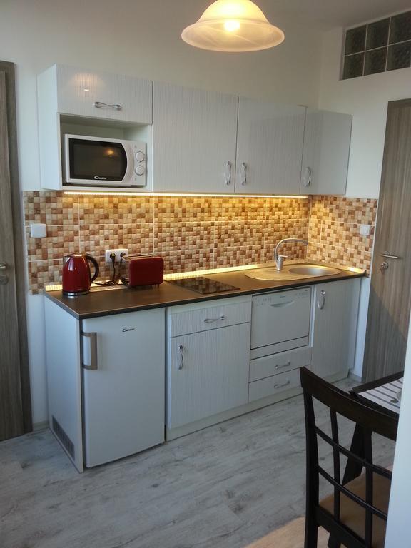 Downtown Apartment Miskolc Esterno foto