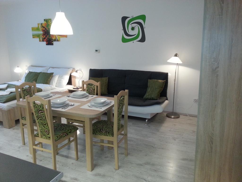 Downtown Apartment Miskolc Esterno foto