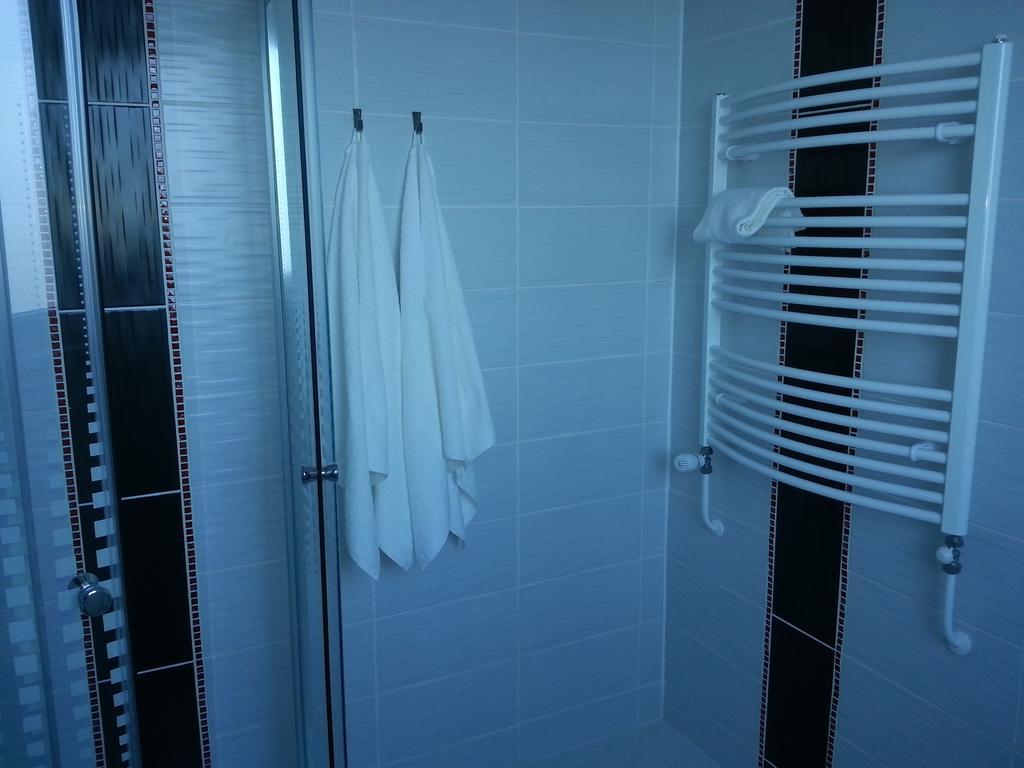 Downtown Apartment Miskolc Esterno foto
