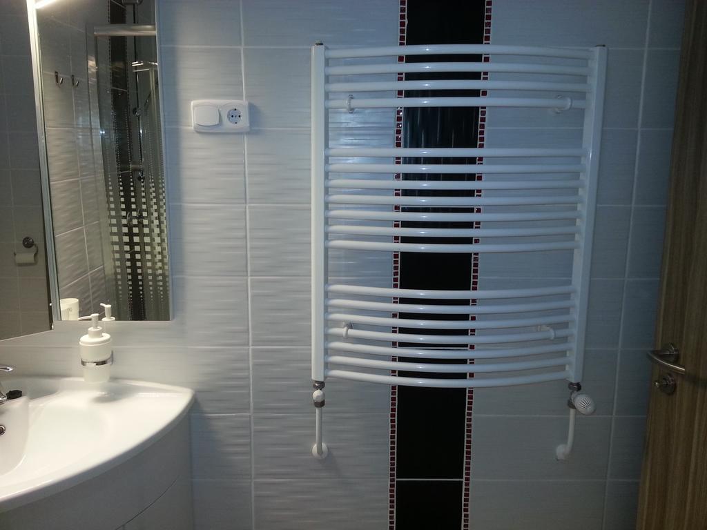 Downtown Apartment Miskolc Esterno foto